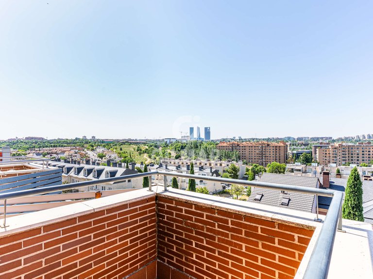 Penthouse for Sale in Madrid, Madrid 17