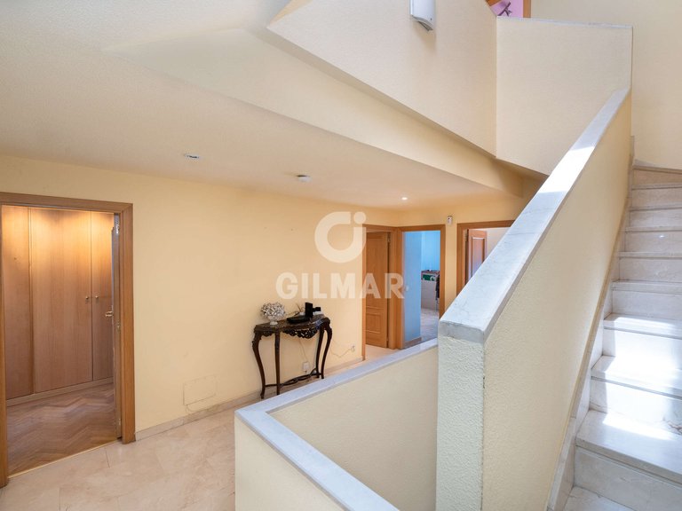 Town House for Sale in Madrid, Madrid 16