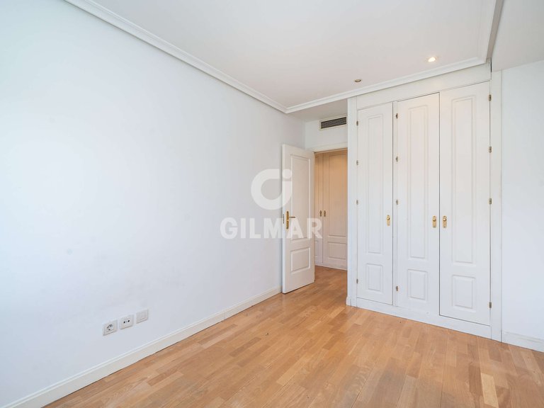 Apartment for Sale in Madrid, Madrid 24