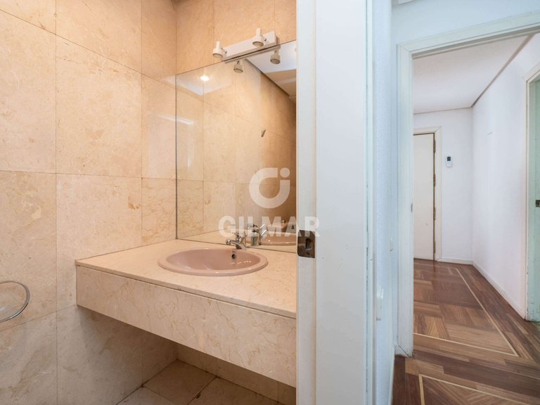Apartment for Sale in Madrid, Madrid 27