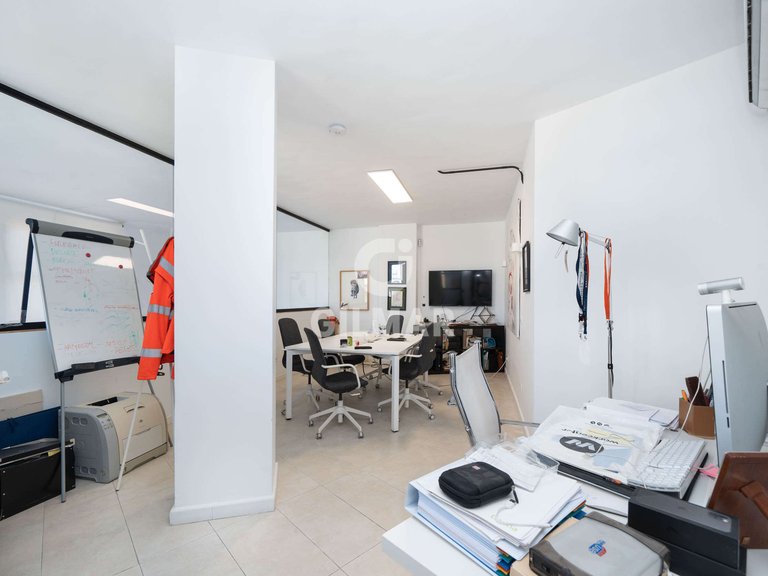 Town House for Sale in Madrid, Madrid 17
