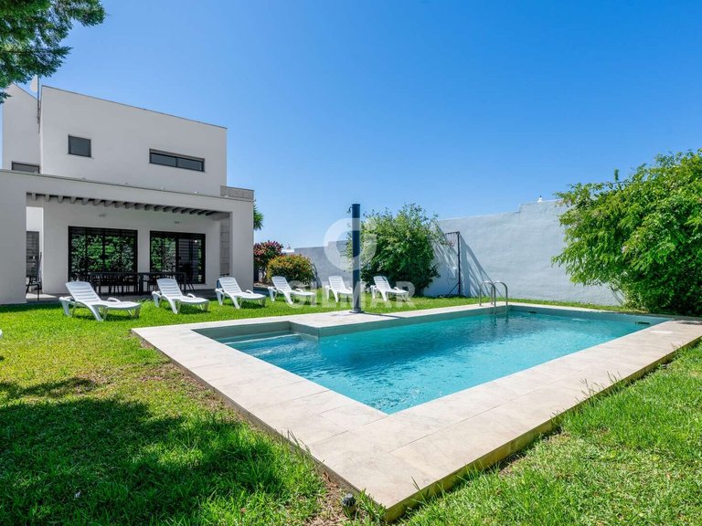 Villa for Sale in CÁdiz, Cadiz 1