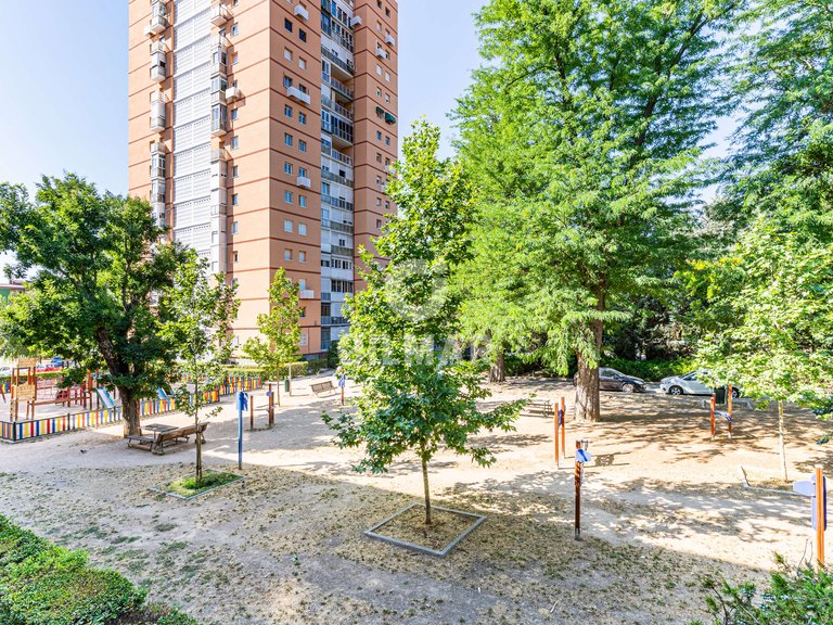 Apartment for Sale in Madrid, Madrid 18