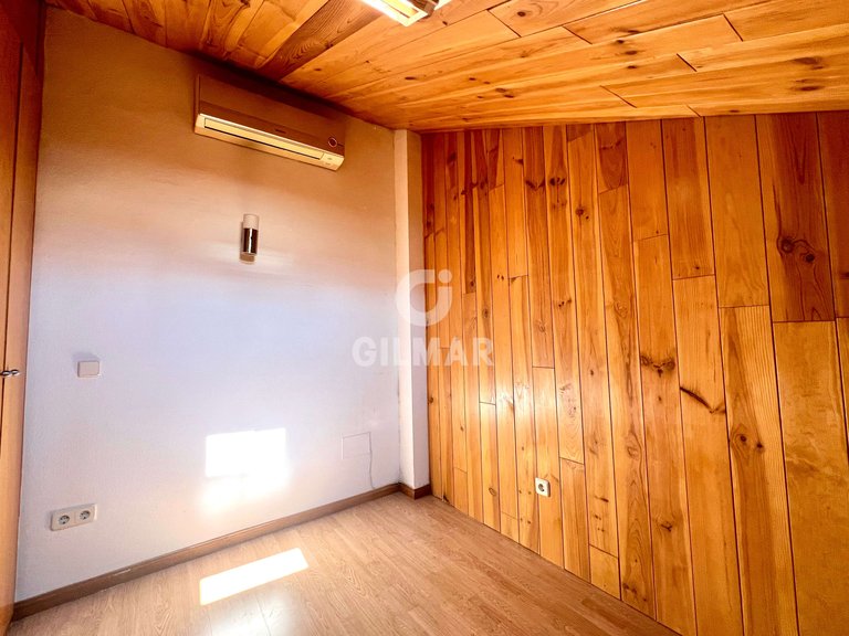 Town House for Sale in Madrid, Madrid 10