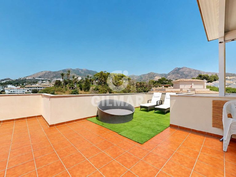 Penthouse for Sale in BenalmÁdena, Malaga 2