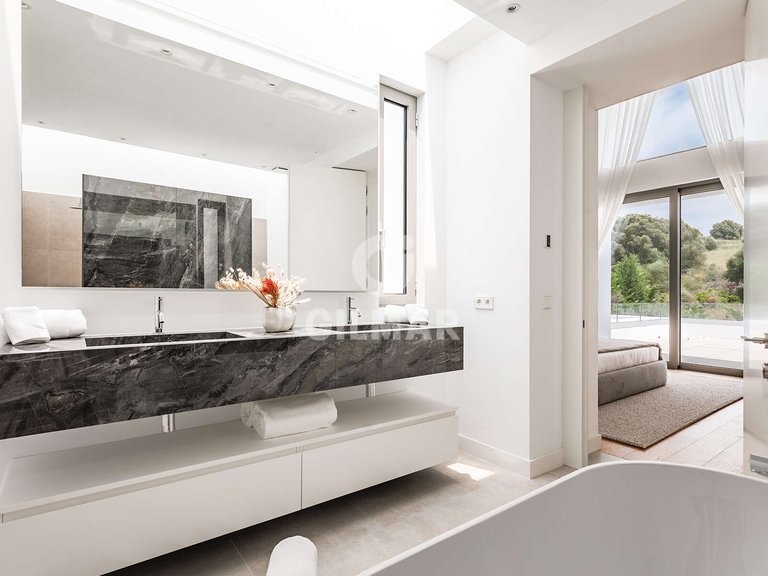 Villa for Sale in Paraiso-barronal, Malaga 17