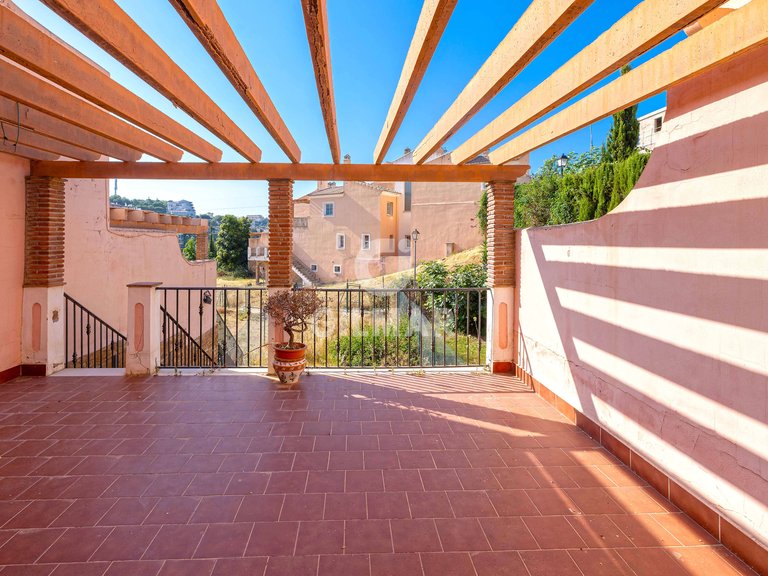 Town House for Sale in MÁlaga, Malaga 28