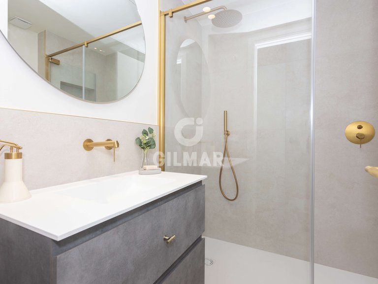 Apartment for Sale in Madrid, Madrid 18