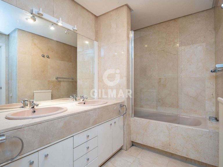 Apartment for Sale in Madrid, Madrid 37
