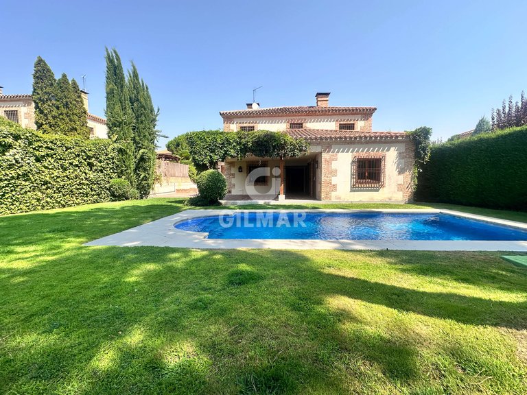 Villa for Rent in Madrid, Madrid 2
