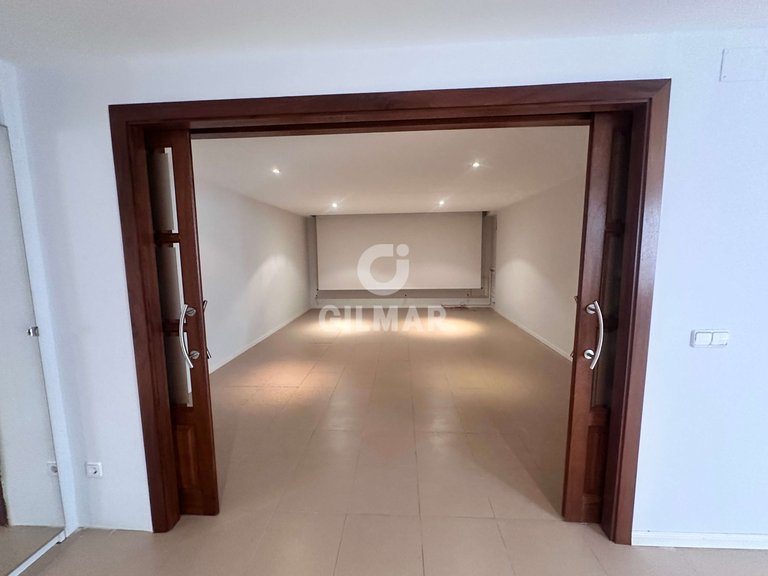 Villa for Rent in Madrid, Madrid 41