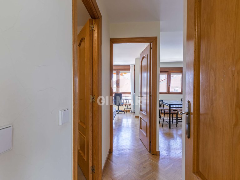 Apartment for Sale in Madrid, Madrid 11