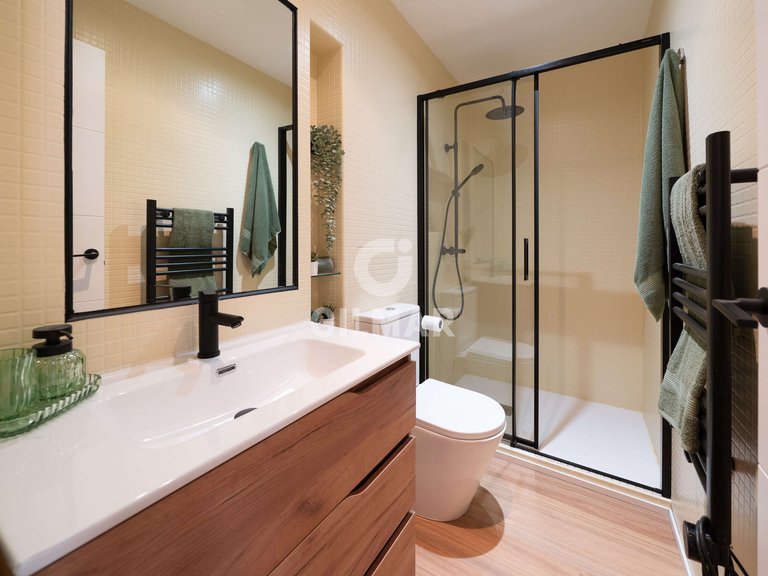 Apartment for Sale in Madrid, Madrid 18