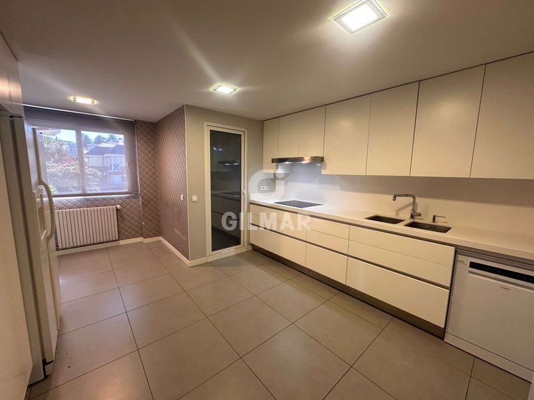 Town House for Rent in Madrid, Madrid 10