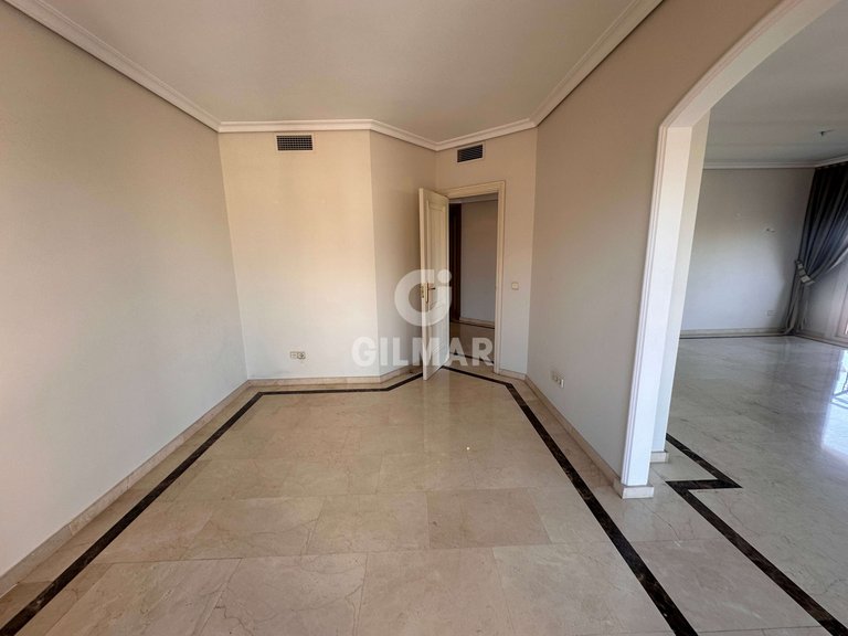 Town House for Rent in Madrid, Madrid 28
