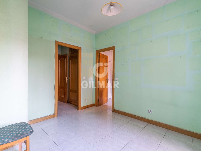 Apartment for Sale in Madrid, Madrid 17