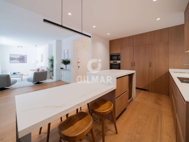 Apartment for Sale in Madrid, Madrid 18