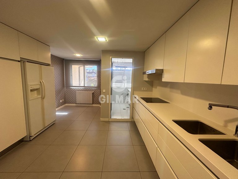 Town House for Rent in Madrid, Madrid 6