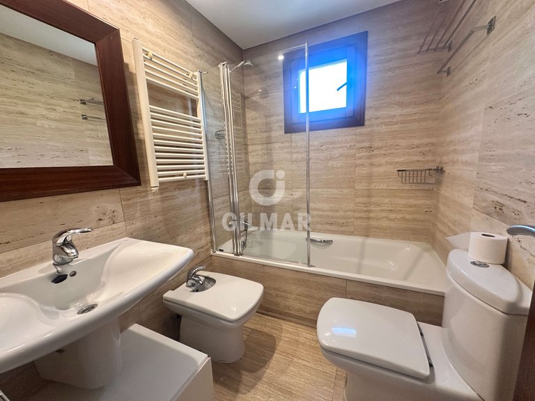 Villa for Rent in Madrid, Madrid 18