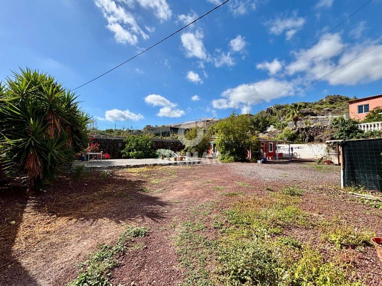 Villa for Sale in AlcalÁ, Tenerife 40