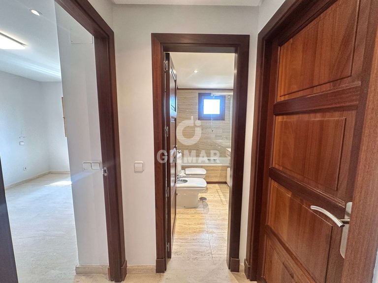 Villa for Rent in Madrid, Madrid 20