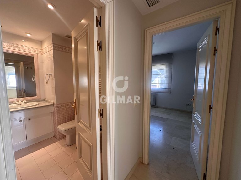 Town House for Rent in Madrid, Madrid 37