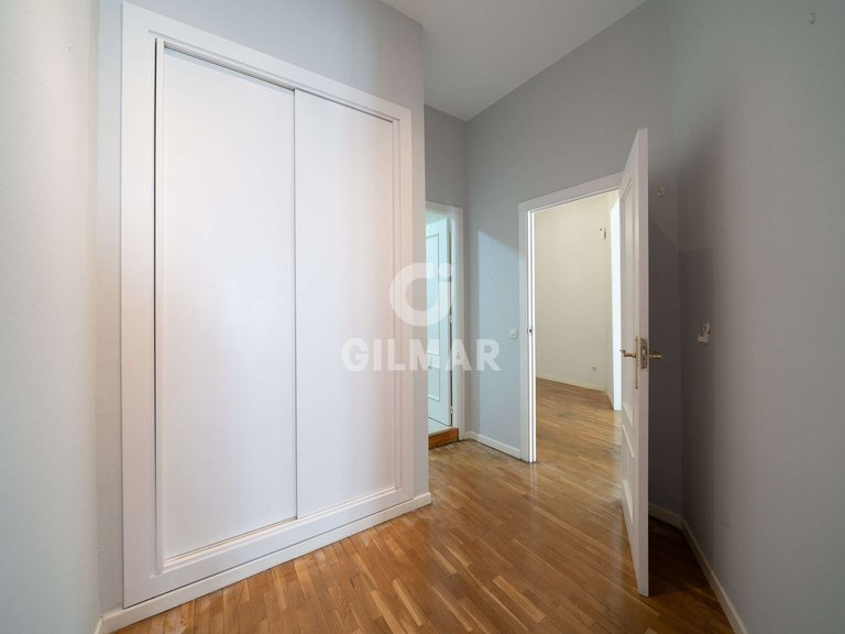 Apartment for Sale in Madrid, Madrid 18