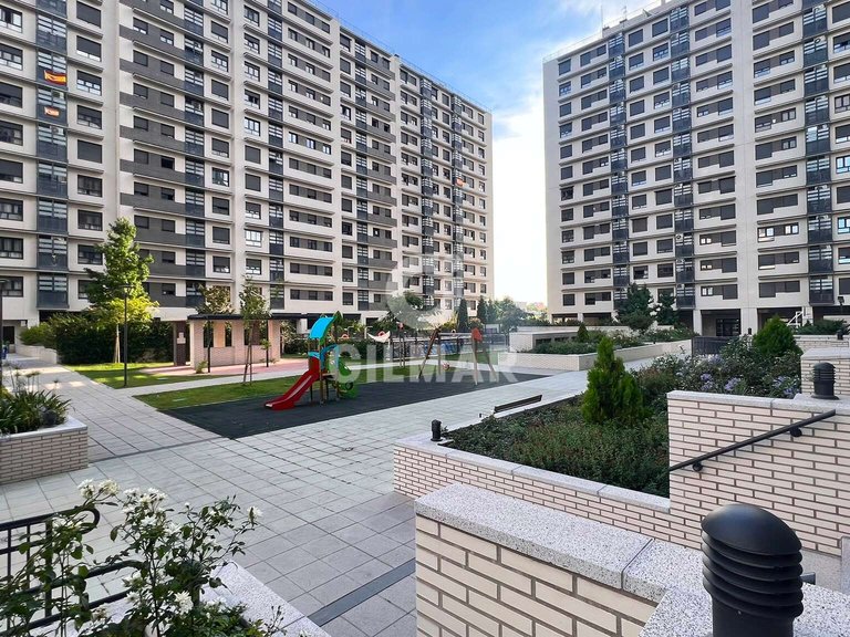Apartment for Sale in Madrid, Madrid 32