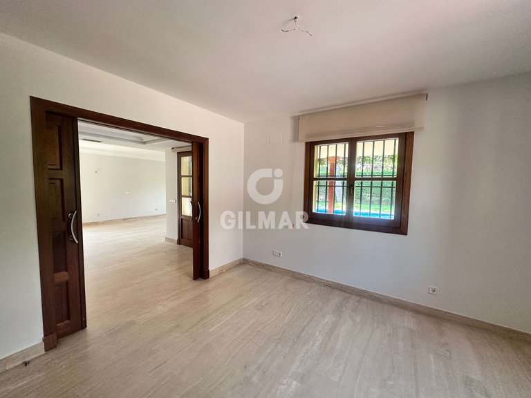 Villa for Rent in Madrid, Madrid 11