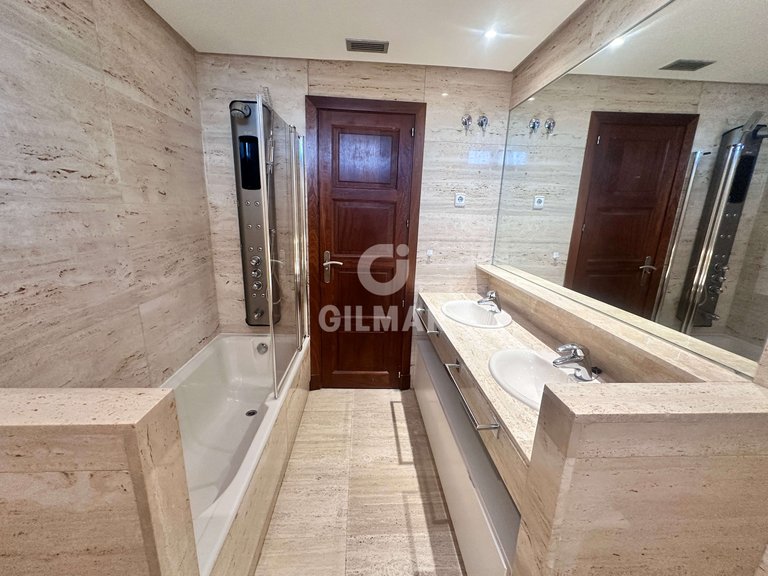 Villa for Rent in Madrid, Madrid 33