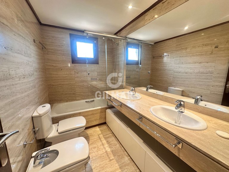 Villa for Rent in Madrid, Madrid 21