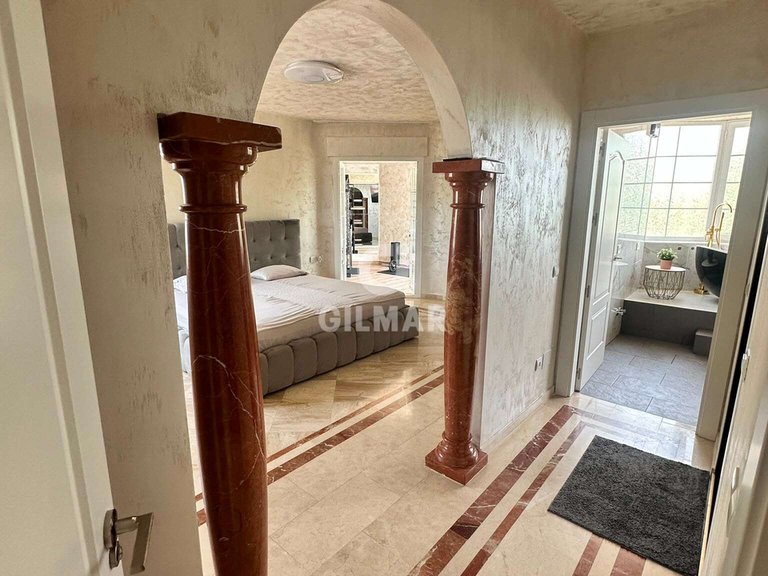 Villa for Sale in Estepona, Malaga 18