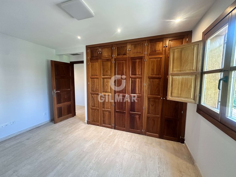 Villa for Rent in Madrid, Madrid 28
