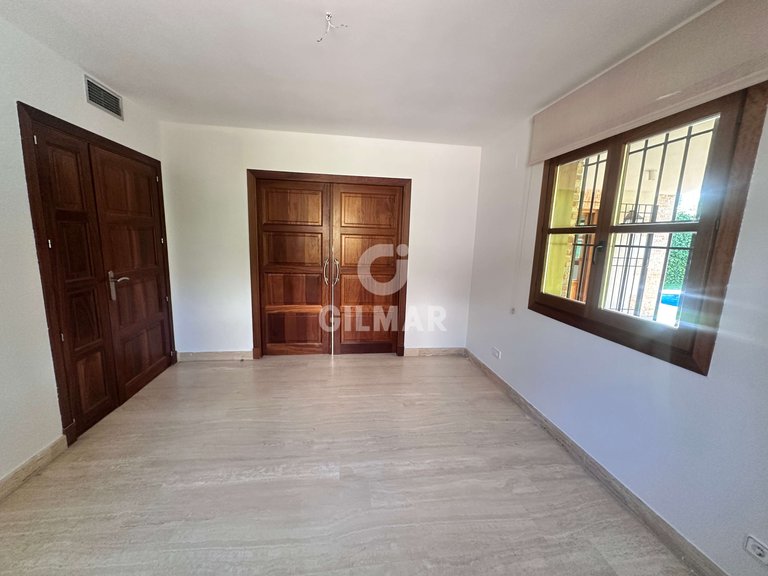 Villa for Rent in Madrid, Madrid 12