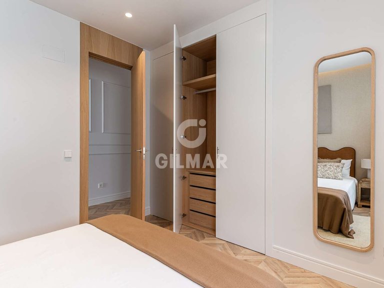 Apartment for Sale in Madrid, Madrid 18