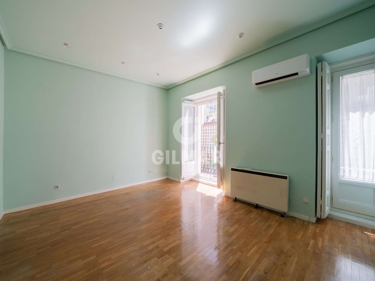 Apartment for Sale in Madrid, Madrid 5