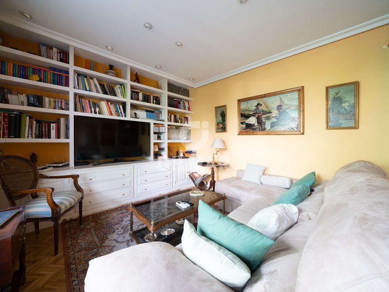 Apartment for Sale in Madrid, Madrid 5
