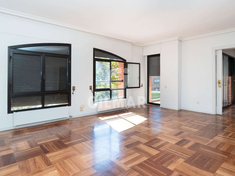 Apartment for Sale in Madrid, Madrid 18