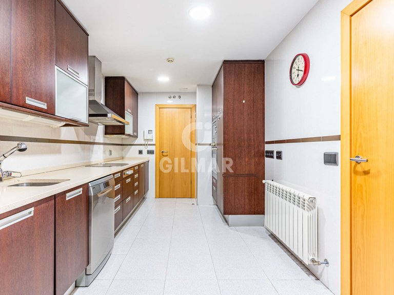 Apartment for Sale in Madrid, Madrid 11
