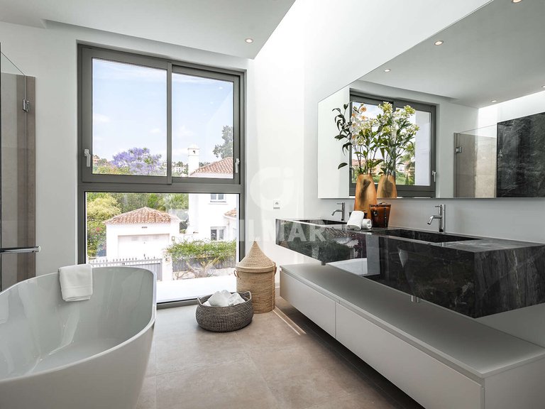 Villa for Sale in La Gaspara, Malaga 12