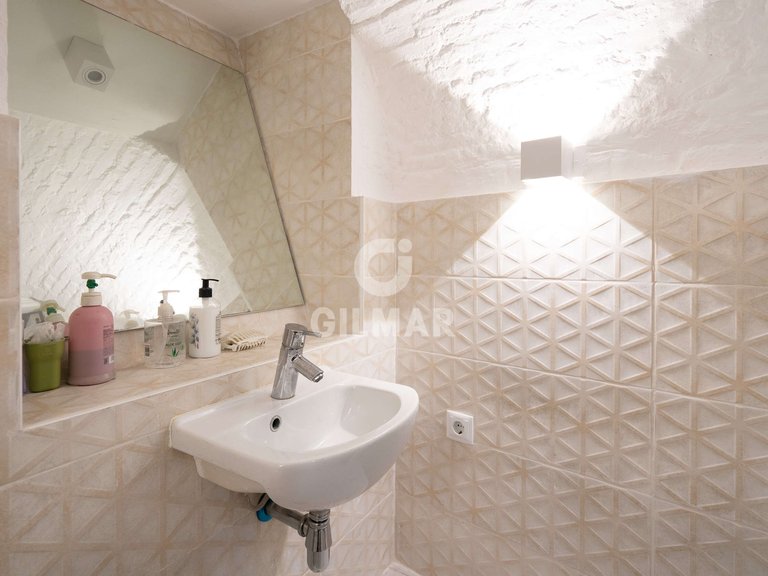 Commercial for Sale in Madrid, Madrid 21