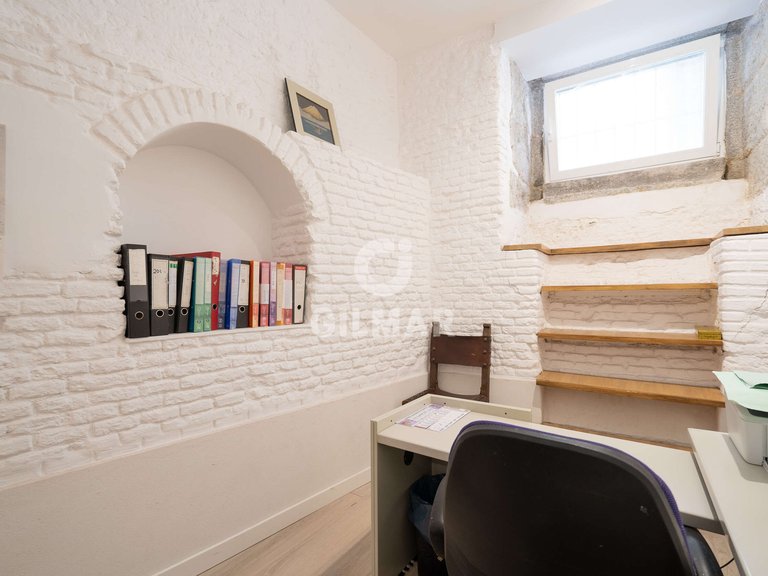 Commercial for Sale in Madrid, Madrid 13