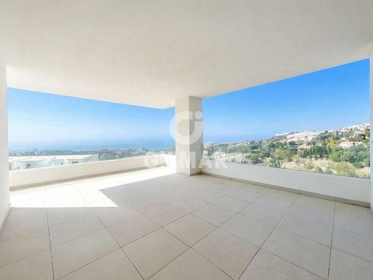 Apartment for Sale in BenalmÁdena, Malaga 2