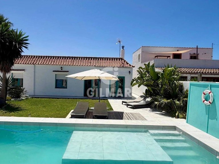 Villa for Sale in CÁdiz, Cadiz 1