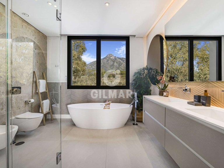 Villa for Sale in Marbella, Malaga 26