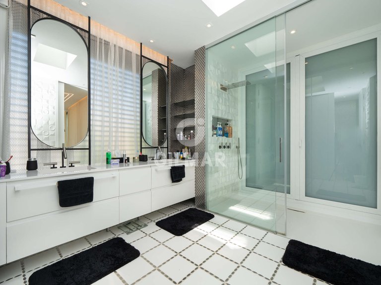 Villa for Sale in Madrid, Madrid 21