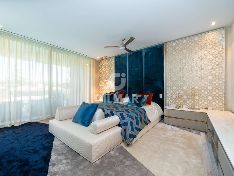 Villa for Sale in Madrid, Madrid 16