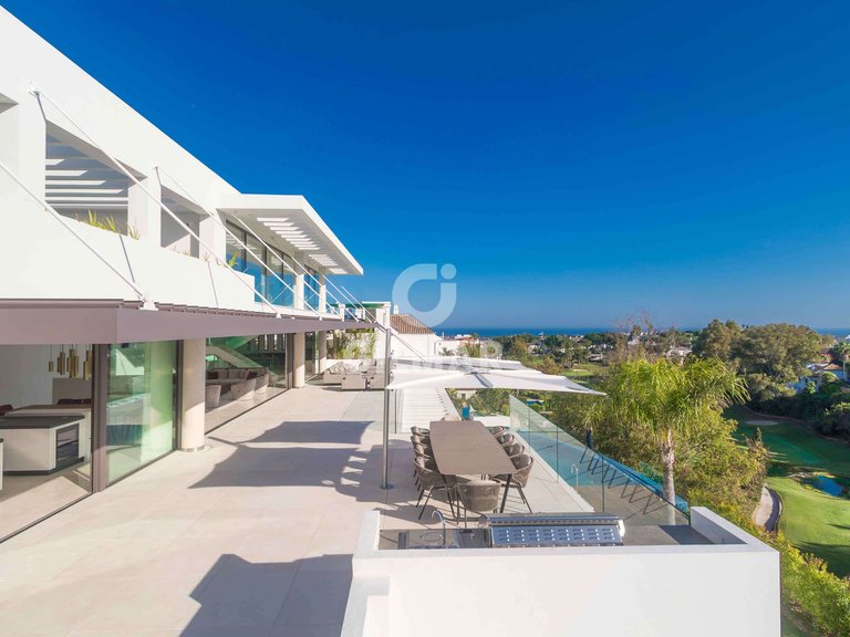 Villa for Sale in BenahavÍs, Malaga 1