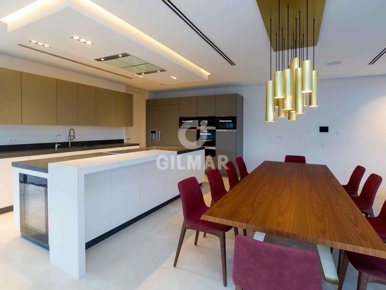 Villa for Sale in BenahavÍs, Malaga 10