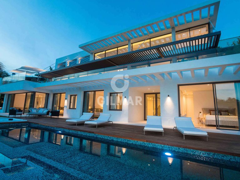Villa for Sale in BenahavÍs, Malaga 18